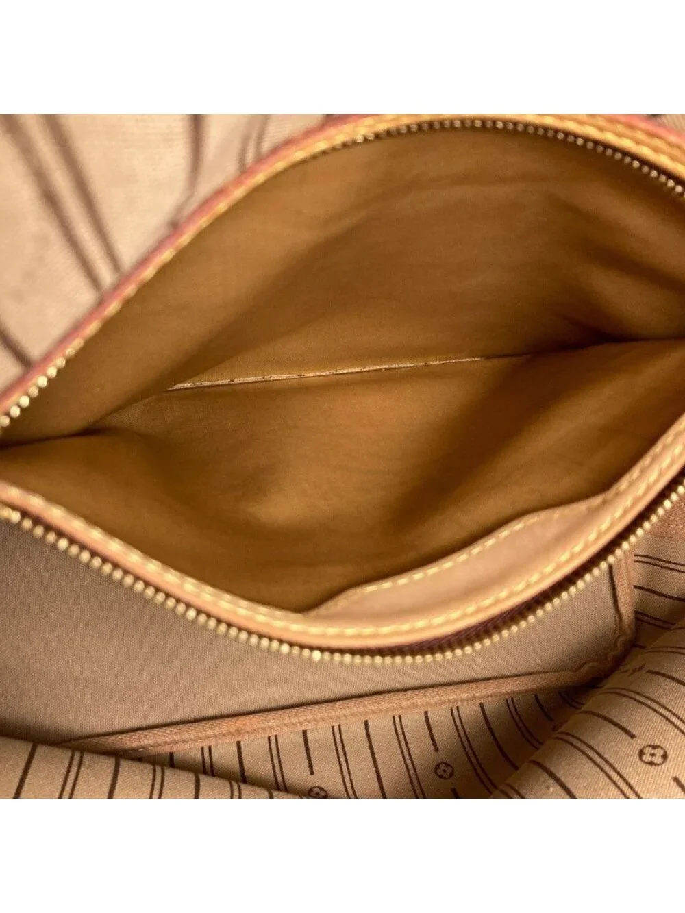 Louis Vuitton Neverfull MM Tote Bag Monogram Canvas